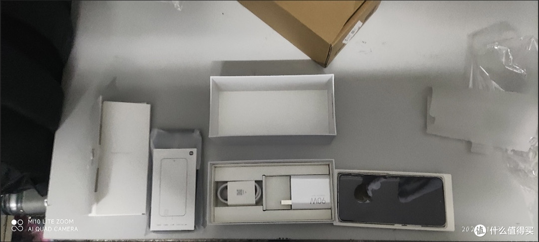 小米15开箱体验,哈哈,这是我买过最贵的手机,一个月的工资全给雷总了。