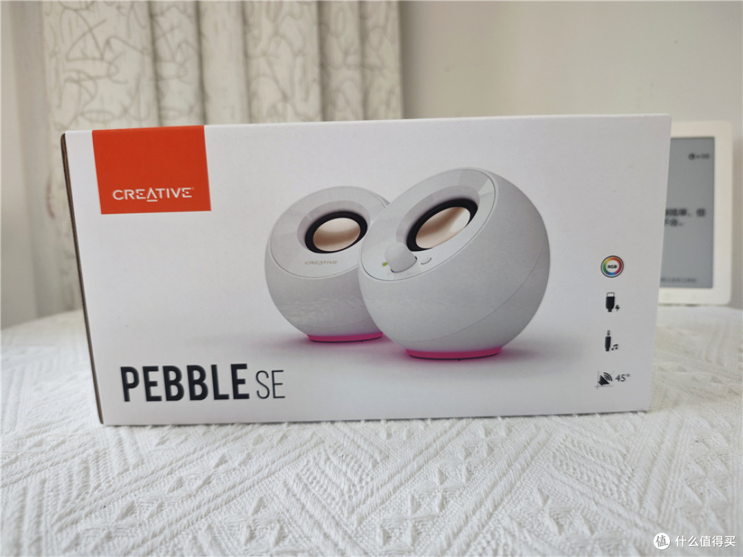 创新科技Pebble SE电脑音箱开箱评测:小巧身材,强大音质