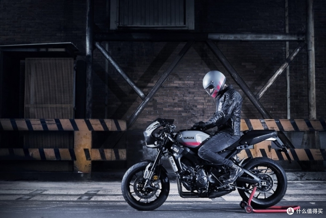 雅马哈咖啡骑士YAMAHA XSR 900 ABAROTH限量版