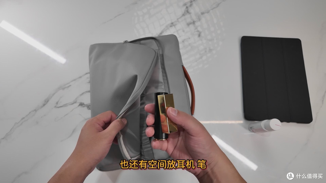 轻便办公出行,tomtoc电脑包化繁为简,优雅搭档