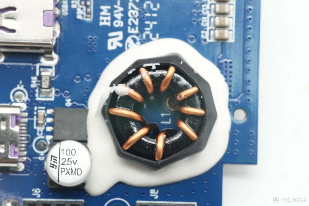拆解报告:UGREEN绿联100W 20000mAh双向快充移动电源PB720