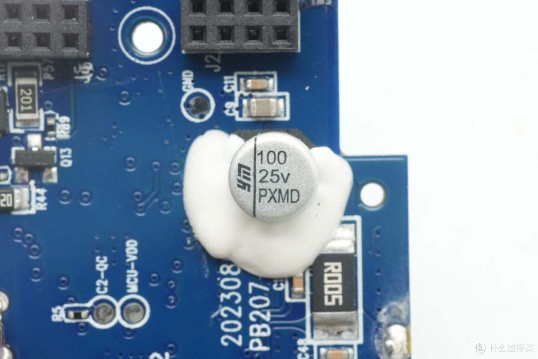 拆解报告:UGREEN绿联100W 20000mAh双向快充移动电源PB720