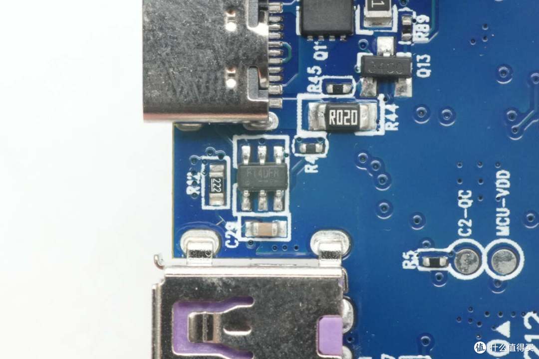 拆解报告:UGREEN绿联100W 20000mAh双向快充移动电源PB720