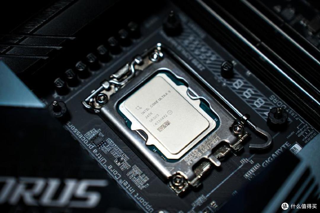 预算拉满!英特尔酷睿Ultra9 285K+技嘉Z890超级雕+RTX4080S装机