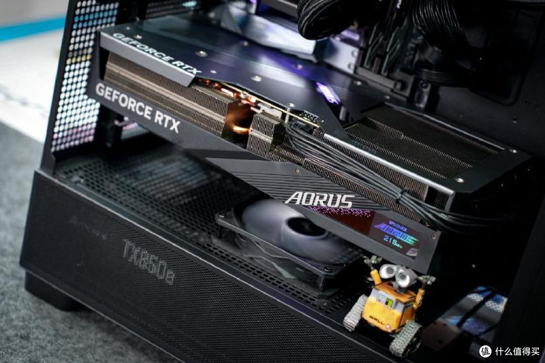 预算拉满!英特尔酷睿Ultra9 285K+技嘉Z890超级雕+RTX4080S装机