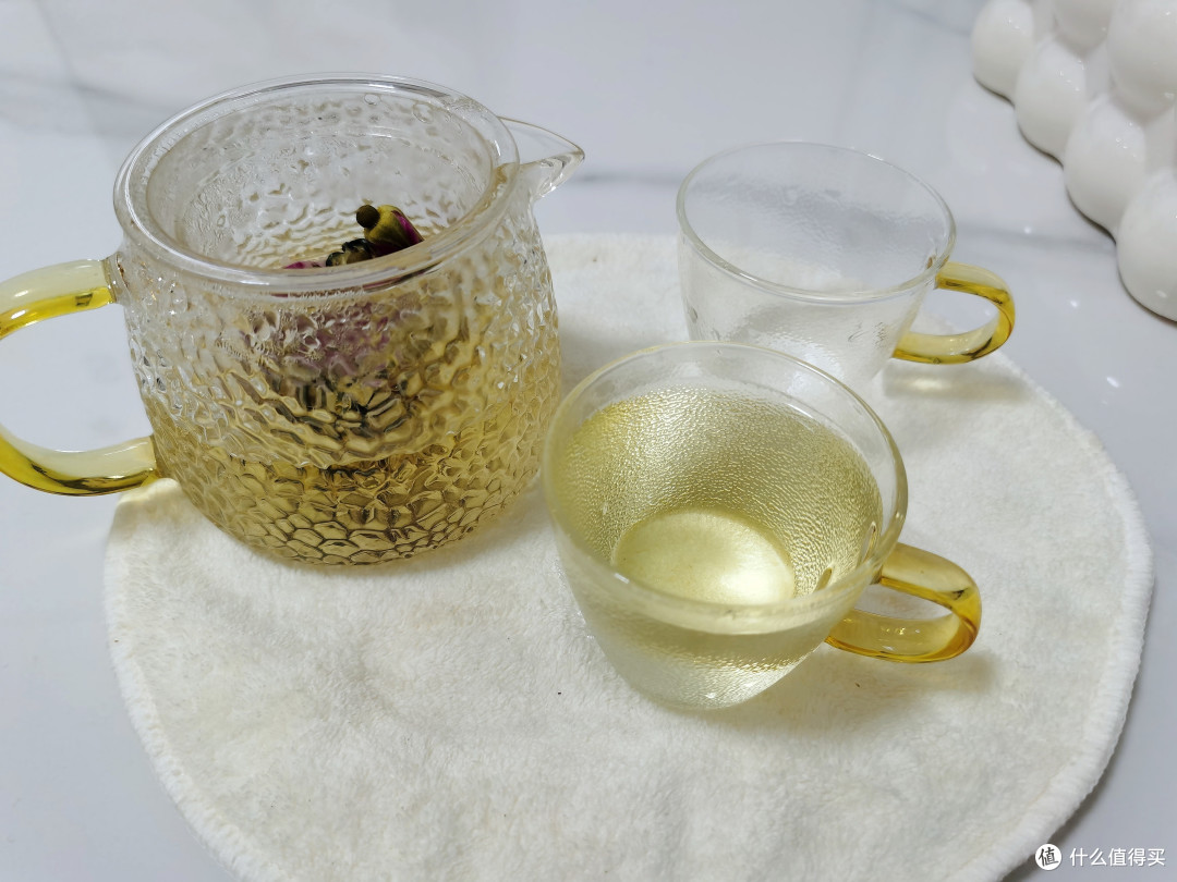 晚饭后养生秘籍:花茶与水果的完美邂逅