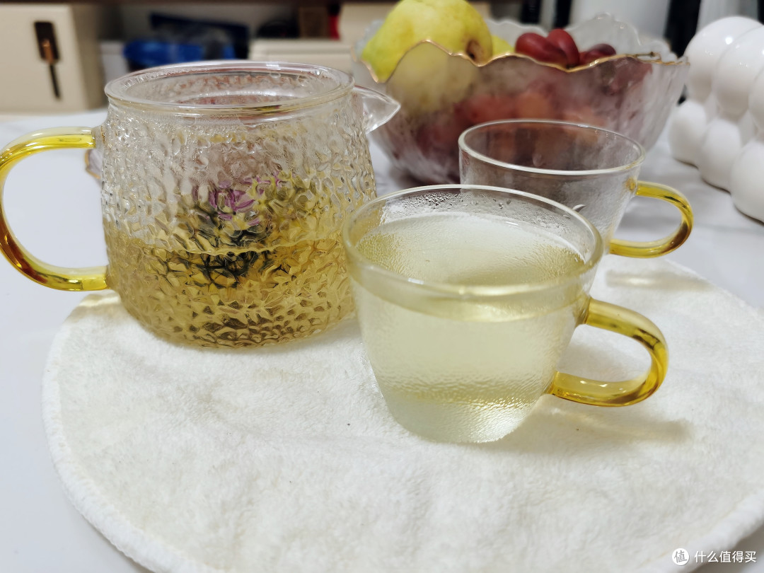 晚饭后养生秘籍:花茶与水果的完美邂逅