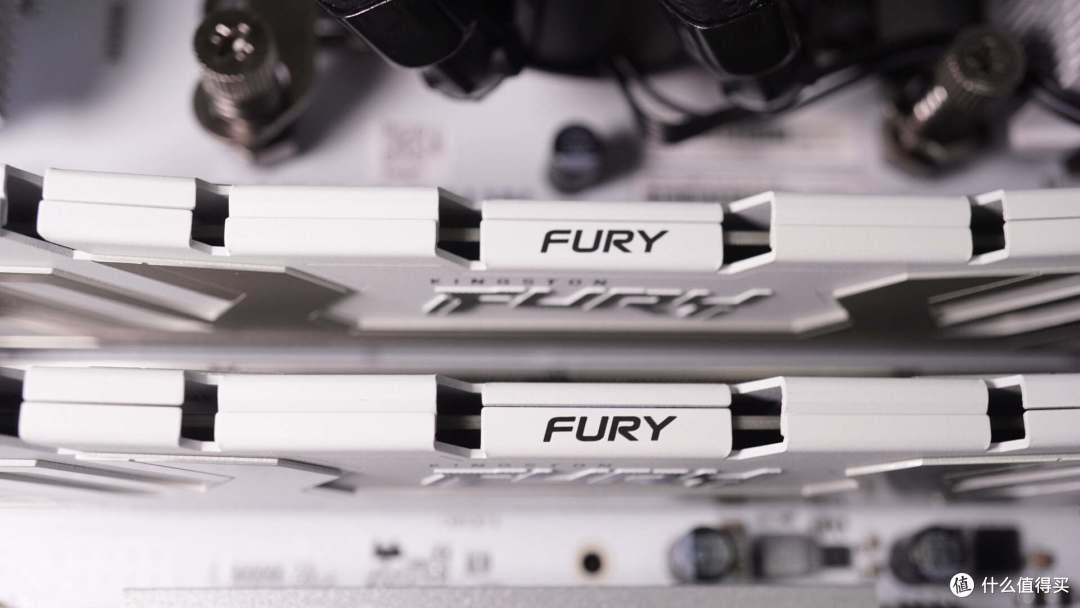 又白又快又稳定 - Kingston FURY Renegade CUDIMM 内存
