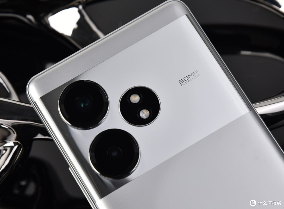 高性价比手机推荐：1500-2000元区间，性能强劲，续航持久，超值之选！