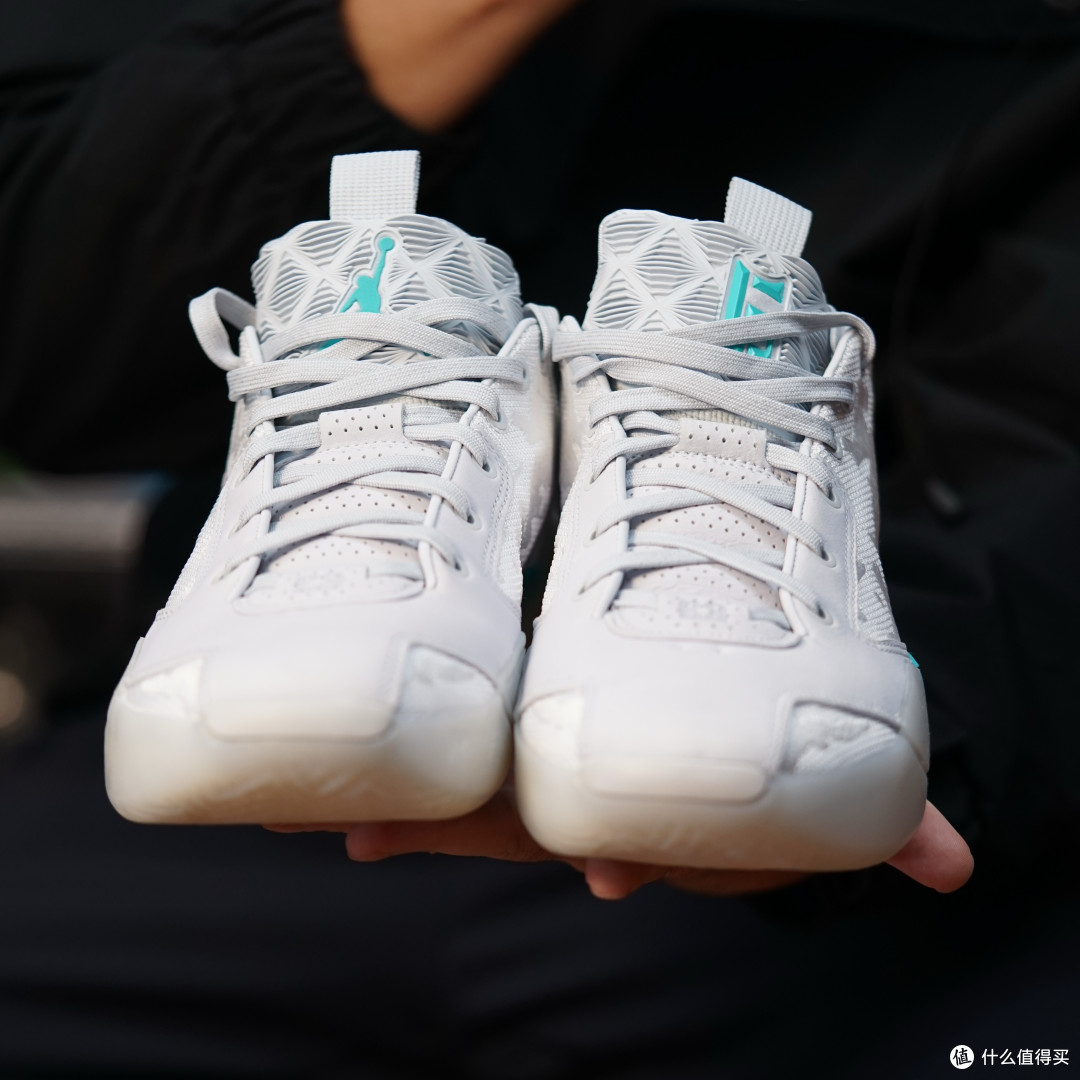 今年买的最后一双鞋:AJ39,这脚感真的对大体重的人太友好了