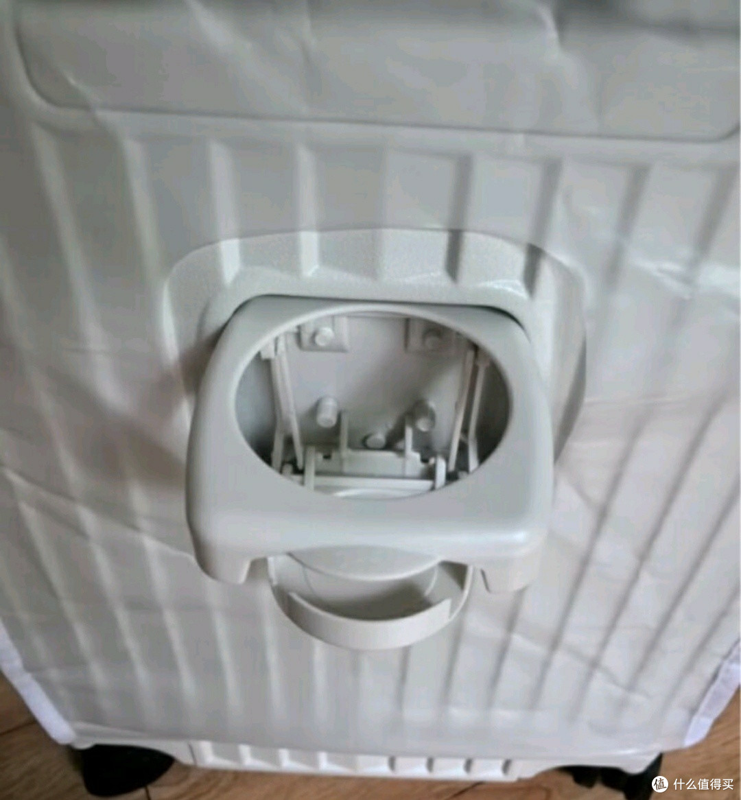 高颜值旅行必备！20寸带杯架行李箱，让你轻松出行