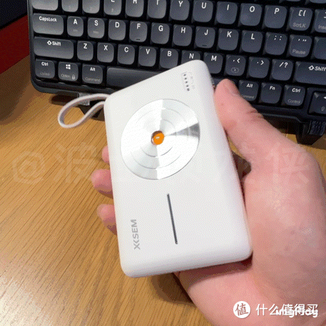 卡片相机?No!No!No!它其实是个充电宝