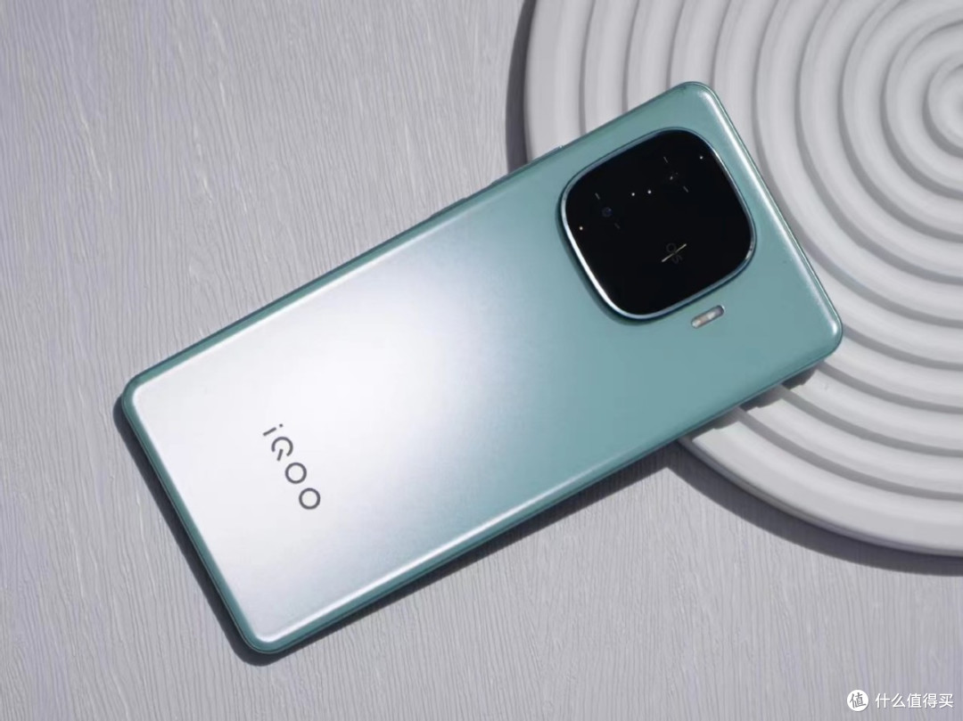千元性价比机皇：176万跑分+3840Hz护眼屏+6000mAh，仅1589元