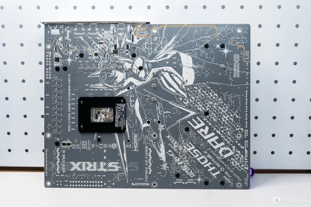 AI超频跑分一键破300万！ROG Z890吹雪实测