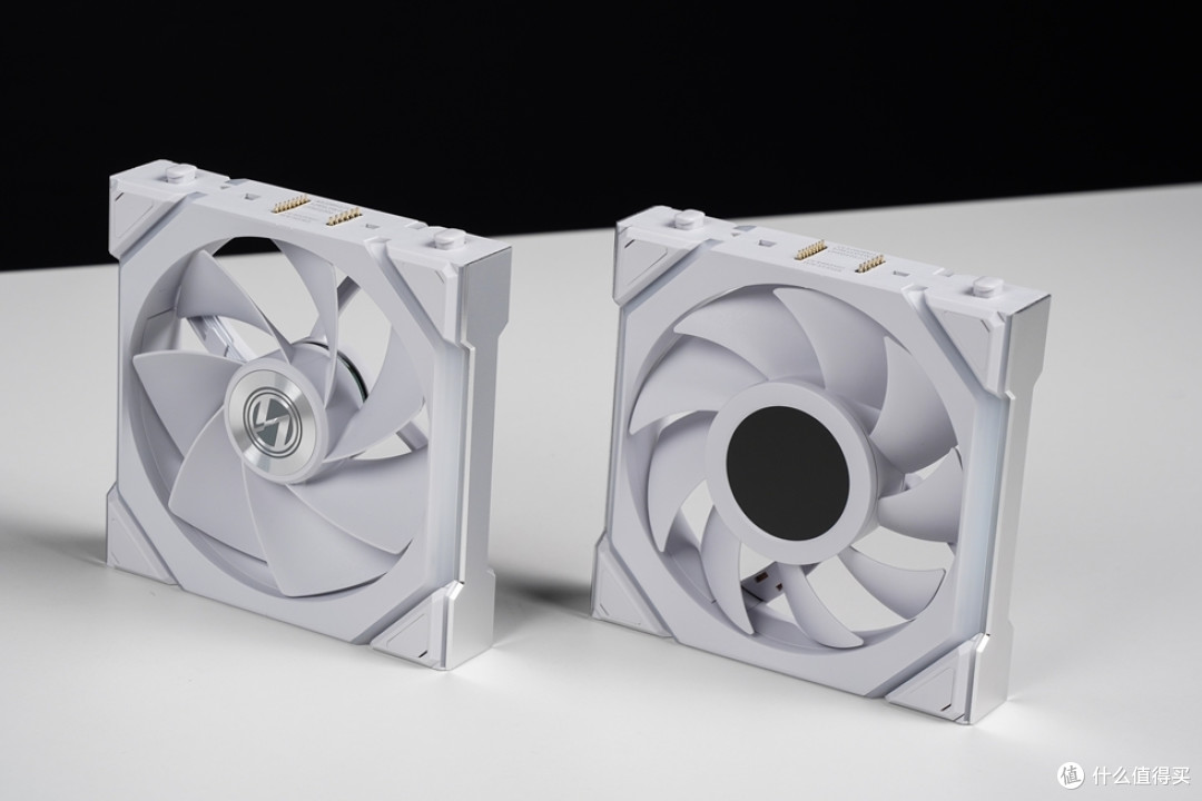 联力O11 Vision Compact+七彩虹 iGame Z890 Flow+索泰 RTX 4080SUPER 装机分享!
