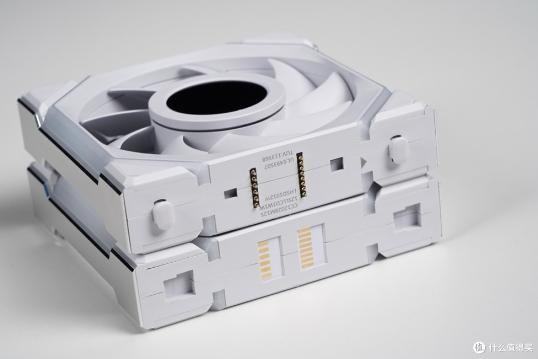 联力O11 Vision Compact+七彩虹 iGame Z890 Flow+索泰 RTX 4080SUPER 装机分享!