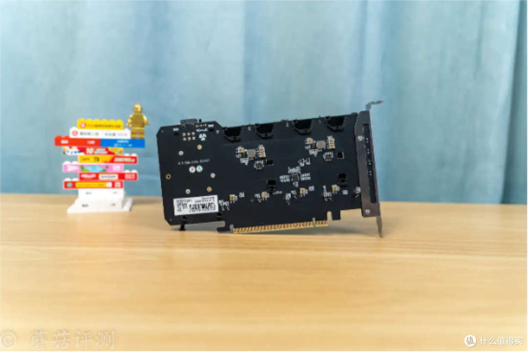 拓展灵活,艾西达克4盘位PCIe5.0硬盘抽取盒