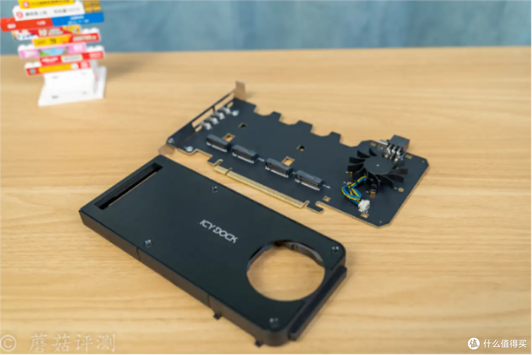 拓展灵活,艾西达克4盘位PCIe5.0硬盘抽取盒