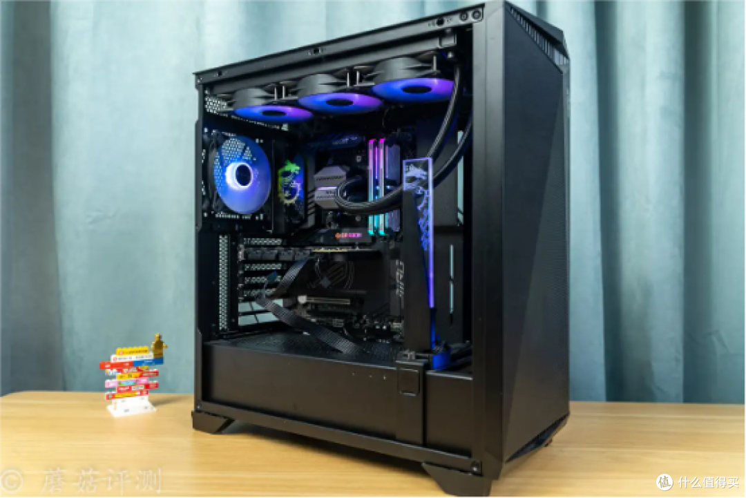 拓展灵活,艾西达克4盘位PCIe5.0硬盘抽取盒