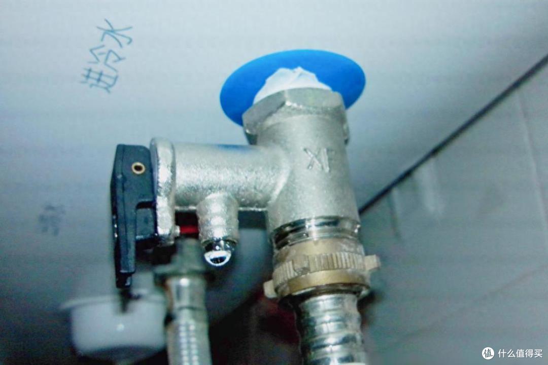 电热水器下面有个“小阀门”,80%的售后冤枉钱,都因它而花