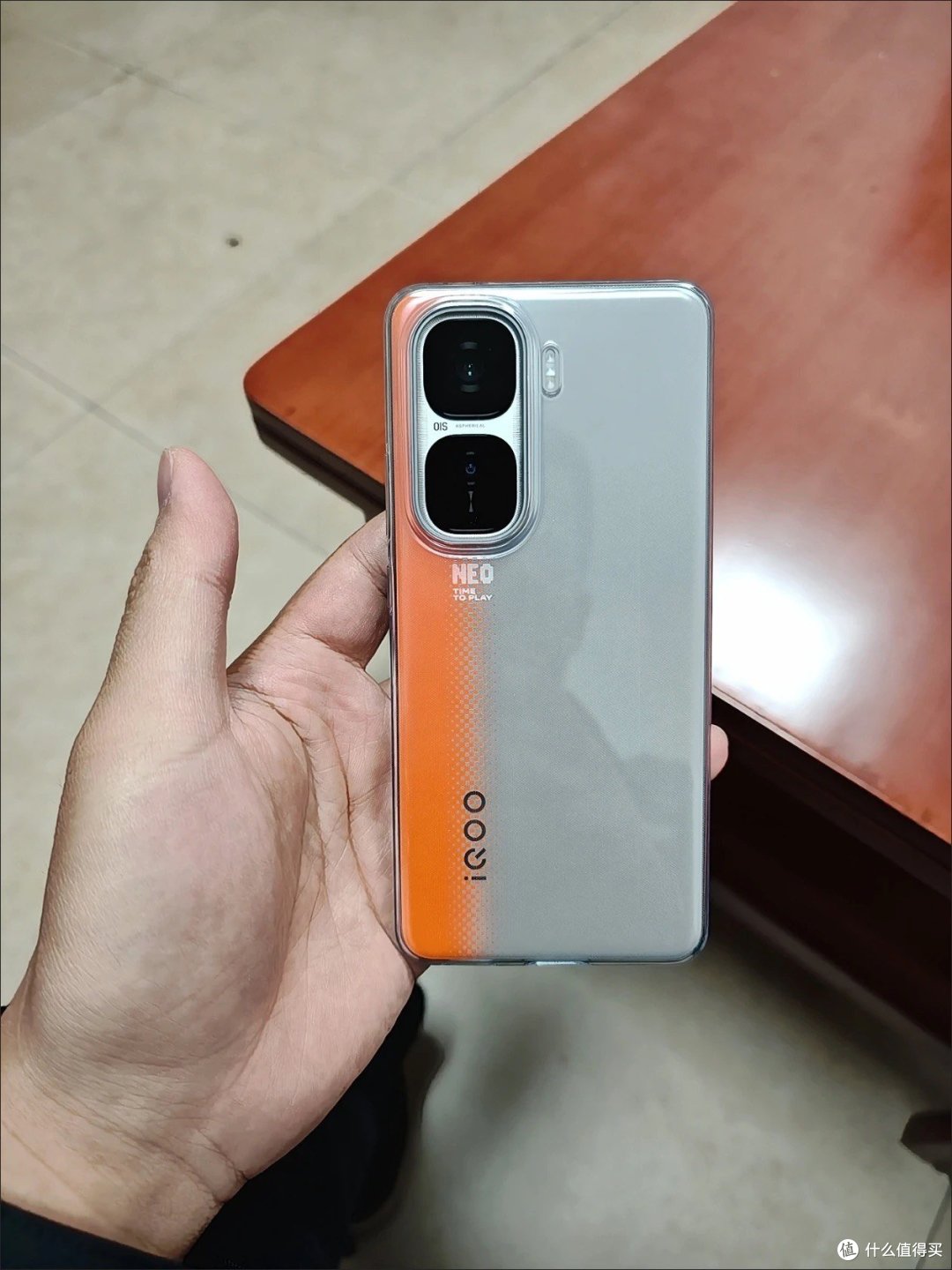 vivo iQOO Neo10震撼上市!性能怪兽,你值得拥有吗?
