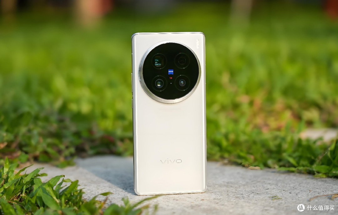 vivo果断清仓了，16GB+1TB旗舰大降2050元，2亿像素+1英寸大底