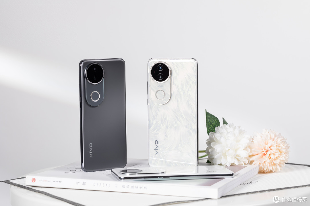 vivo S20外观评测:轻薄舒适,凤羽金尽显东方美学