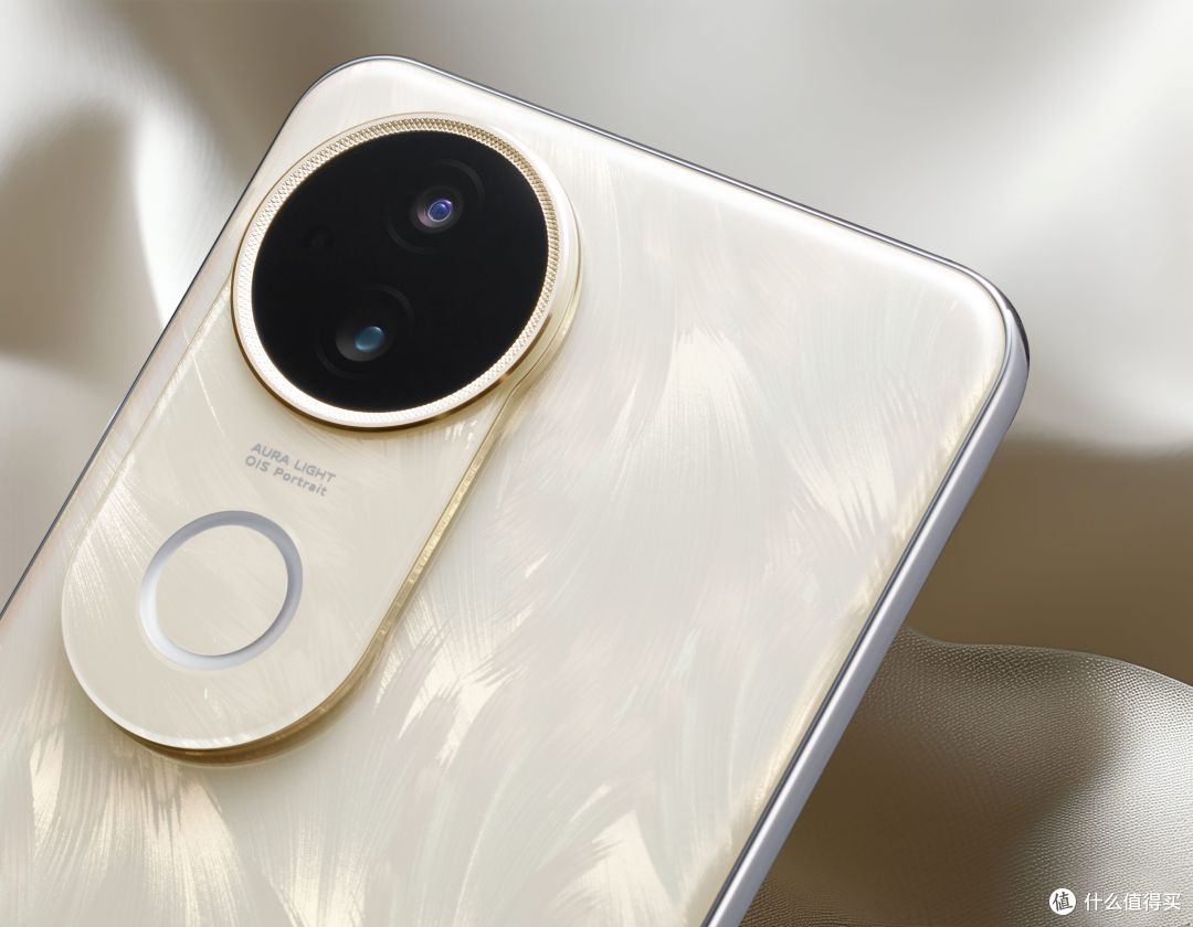 vivo S20外观评测:轻薄舒适,凤羽金尽显东方美学