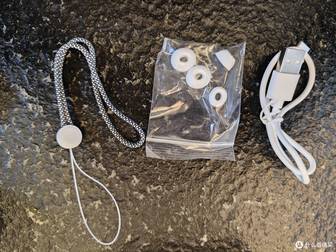 iKF Fly Max 入耳式蓝牙耳机,音质好,降噪强,性价比高!