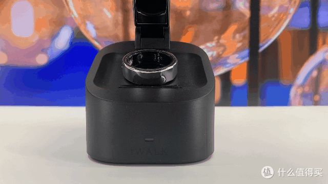 最好用的苹果充电器:iWALK爱沃可三合一无线充电器,一个顶三个