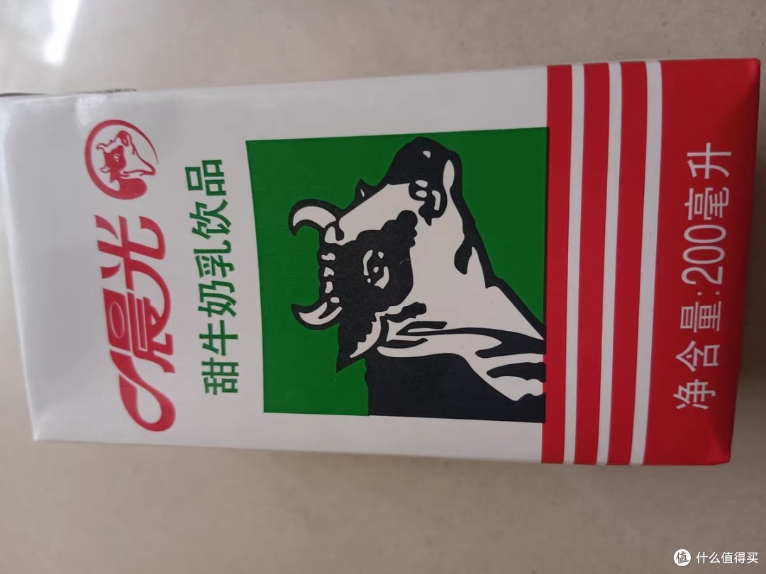 晨光甜牛奶：唤醒味蕾的温馨之选