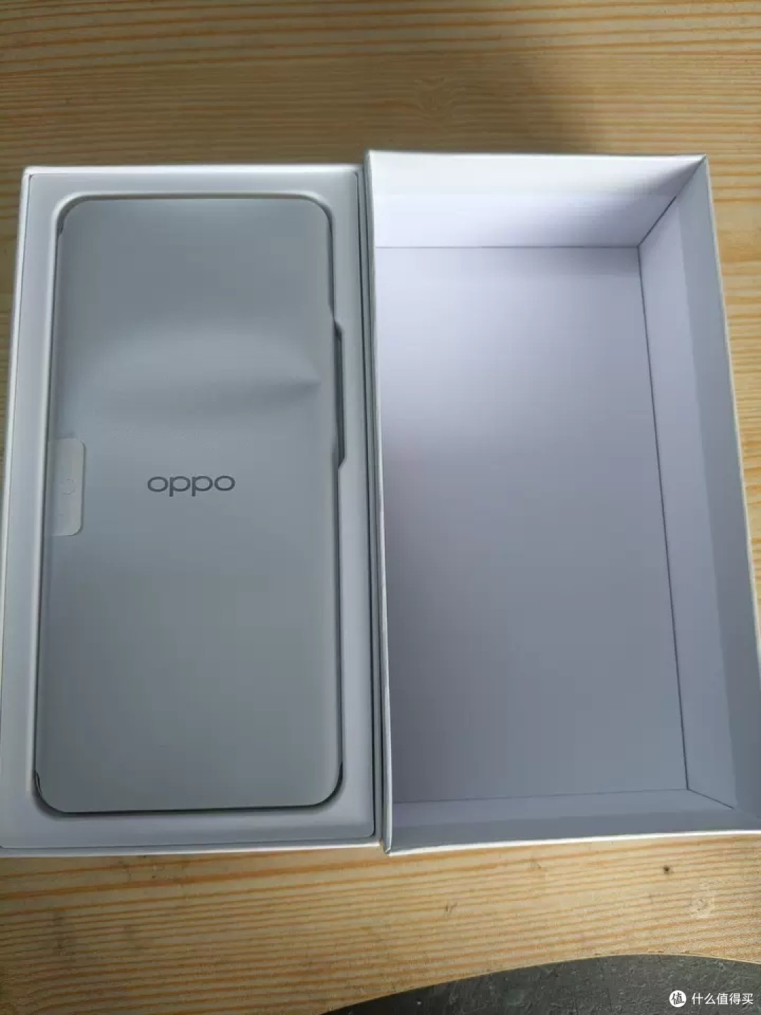 OPPO Reno12:超美小直屏,天玑8250星速版旗舰芯片,打造极致体验!