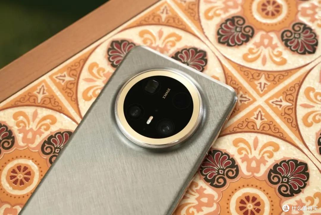 体验了半个月华为Mate 70 Pro+,我发现了红枫摄像头的秘密