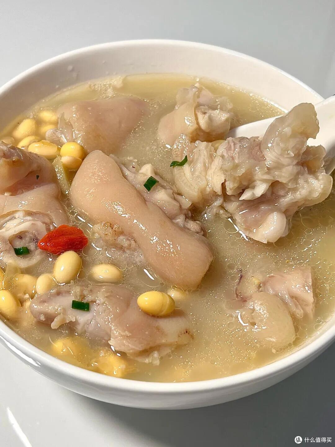 冬日补汤,黄豆猪蹄汤