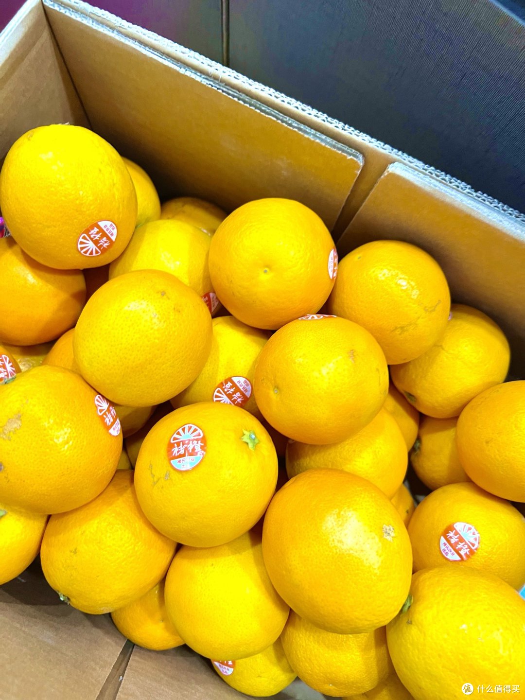 本地水果超市里的褚橙,一箱100元,大家看值吗?