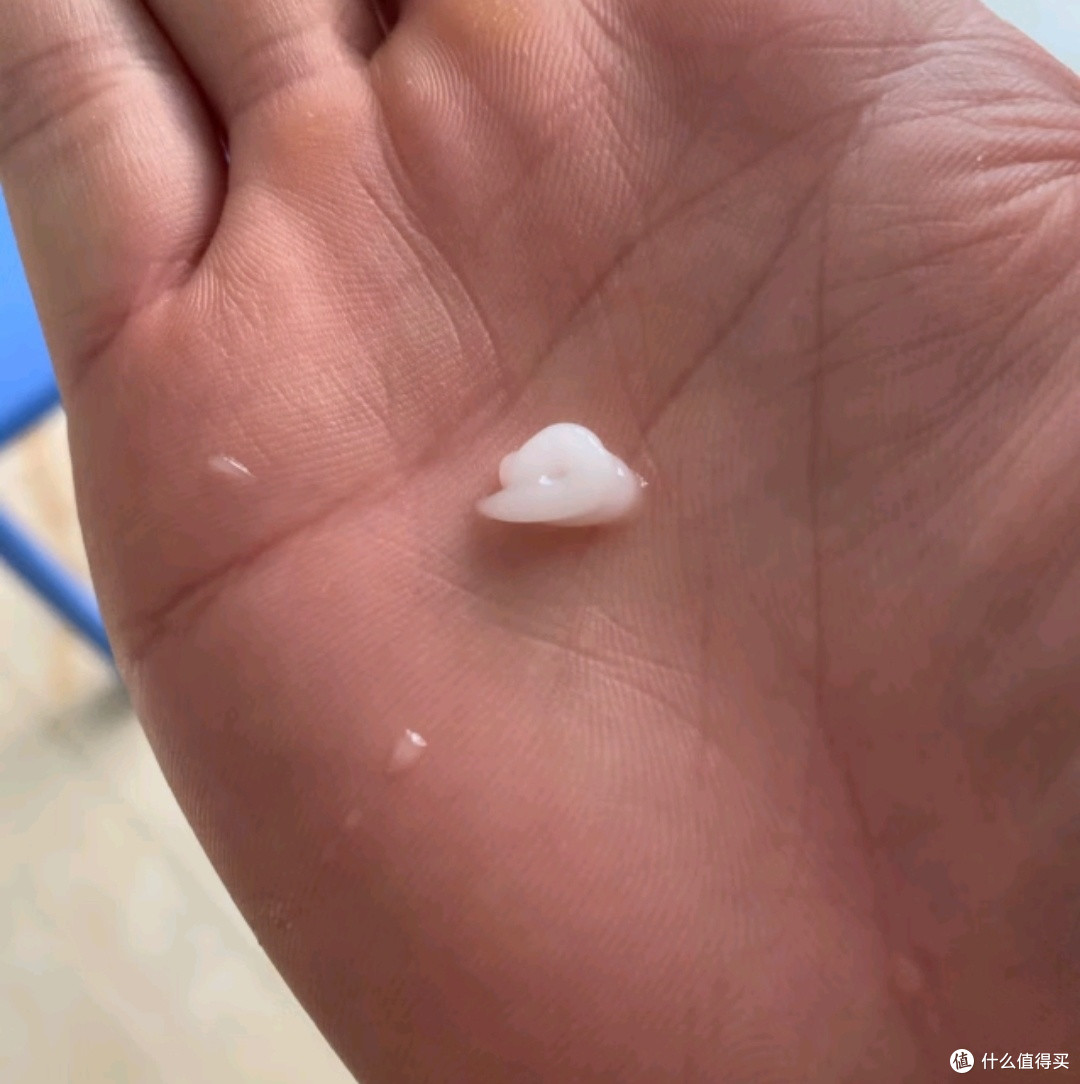 妮维雅男士水活畅透精华乳