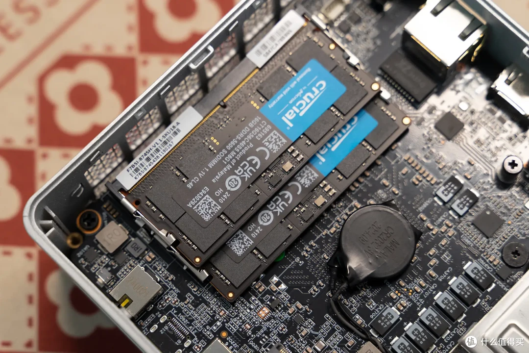 玩3A、还能当全闪NAS和AIO服务器!全能小主机铭凡UM870 Slim体验