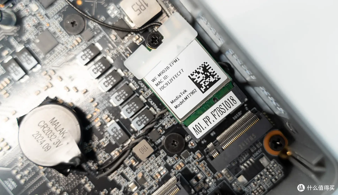 玩3A、还能当全闪NAS和AIO服务器!全能小主机铭凡UM870 Slim体验