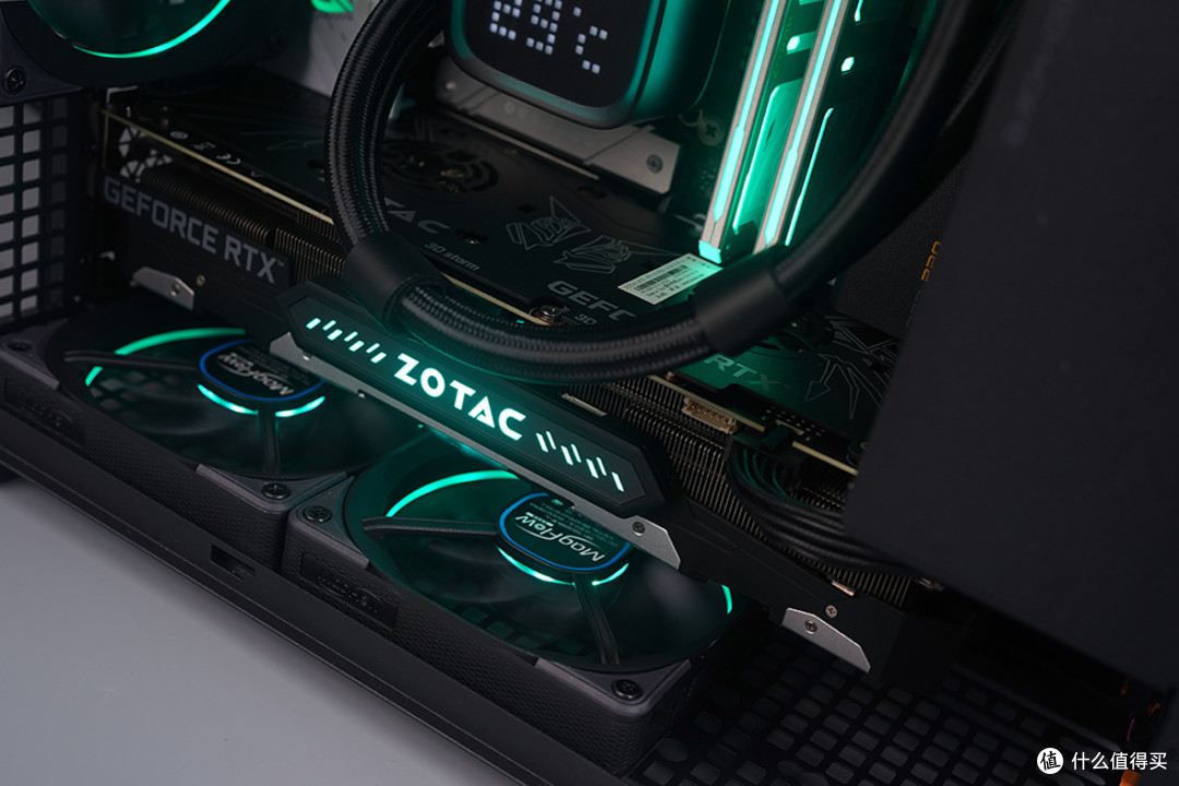136K+B760吹雪+索泰 RTX 4070S + 乔思伯 D32 PRO MATX 装机展示