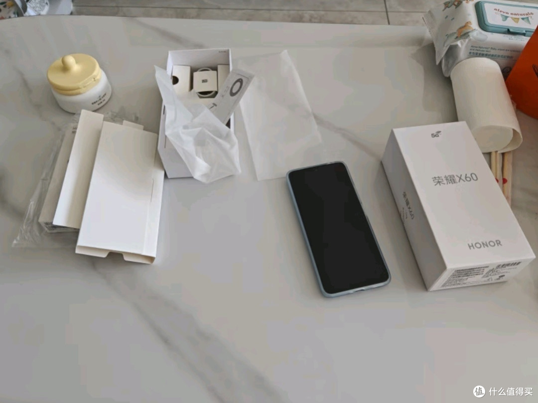 荣耀X60：十面抗摔防水耐磨，重塑5G手机新标杆
