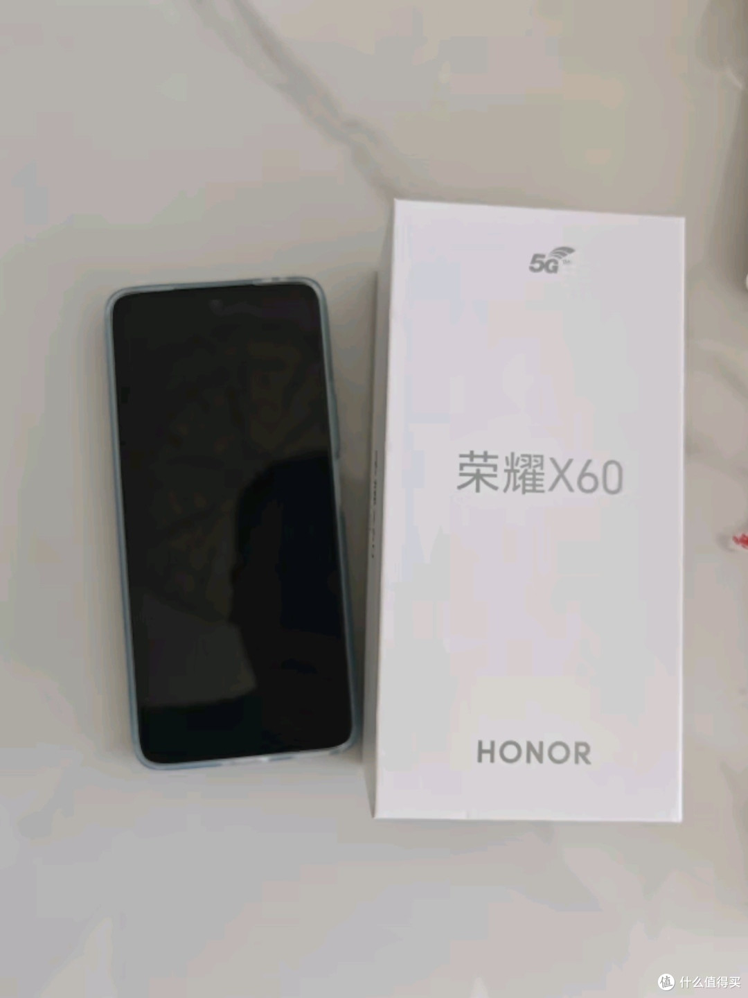 荣耀X60：十面抗摔防水耐磨，重塑5G手机新标杆