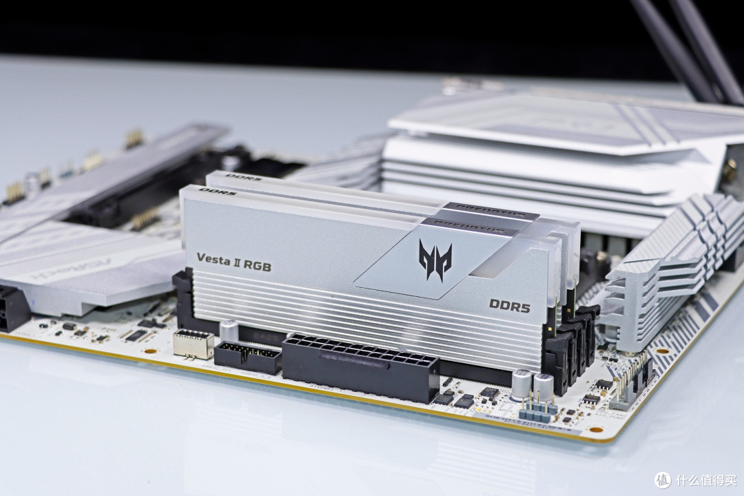 锐龙 9000 好搭档!宏碁掠夺者 炫光星舰 DDR5 6000 C28 16G*2