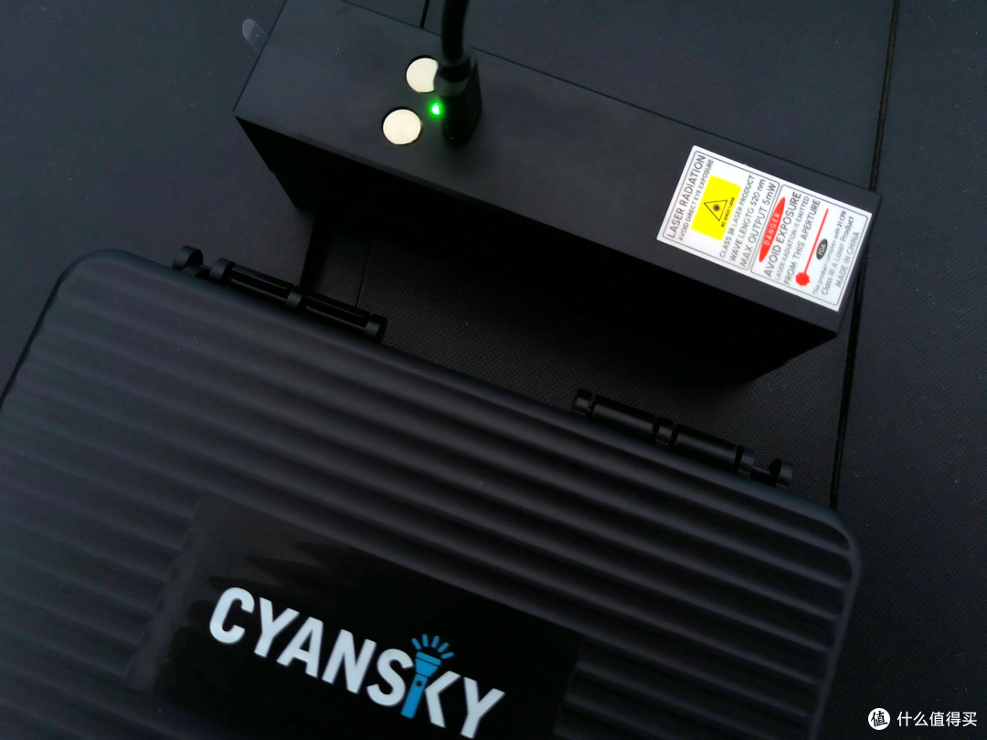 中年人的减压神器---CYANSKY 赛思铠格洛克手电