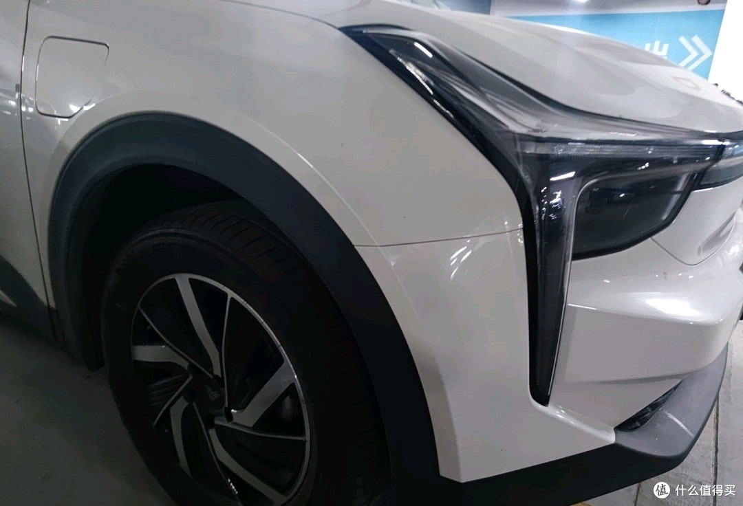 哪咤U,作为一款集科技、时尚与实用性于一身的智能电动SUV,