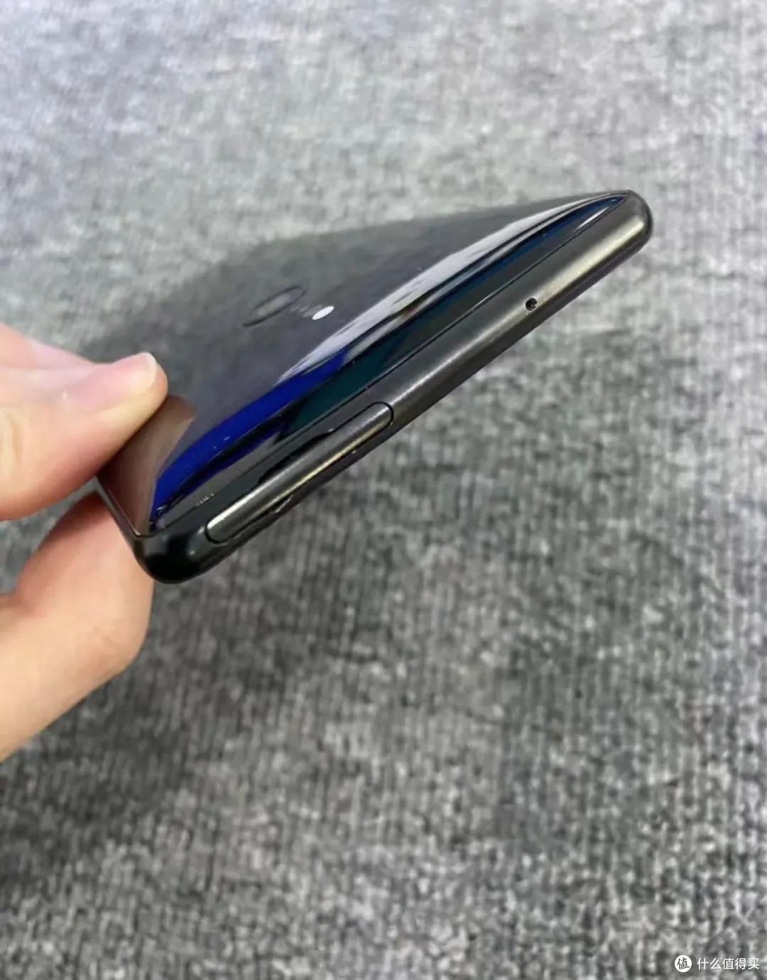 当年的5999洋垃圾，骁龙845+顶级2K LCD屏+ip68，如今170元能拿下