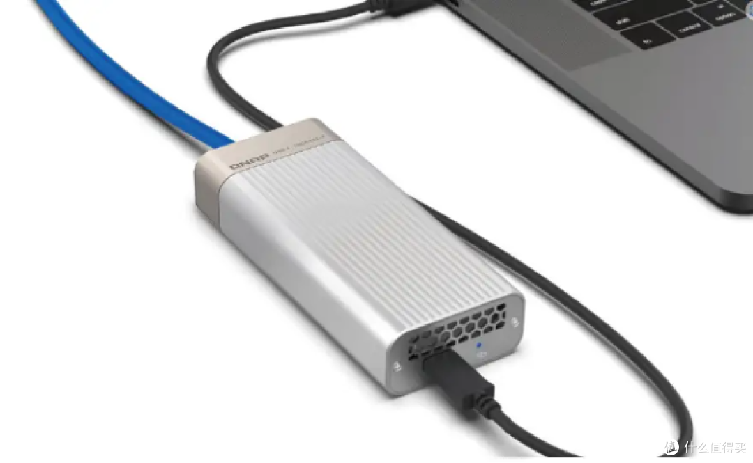 威联通推出 USB 4 Type-C 转 10GbE 网络转换器