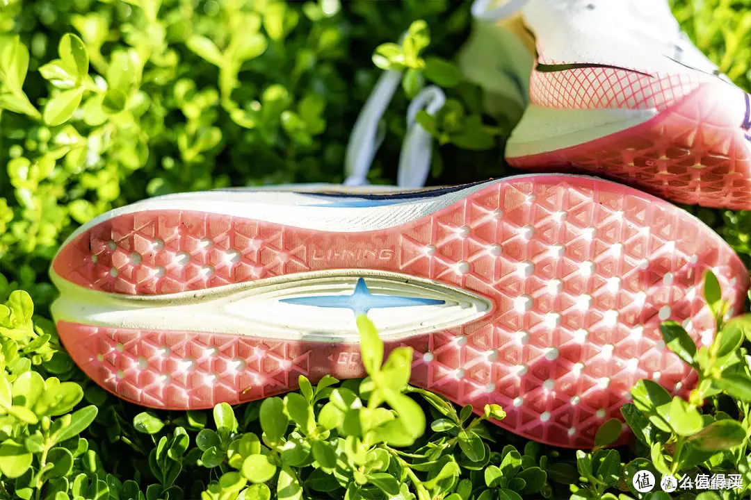 【24年跑鞋回顾】万字长文解析,各矩阵最值得买的15双跑鞋