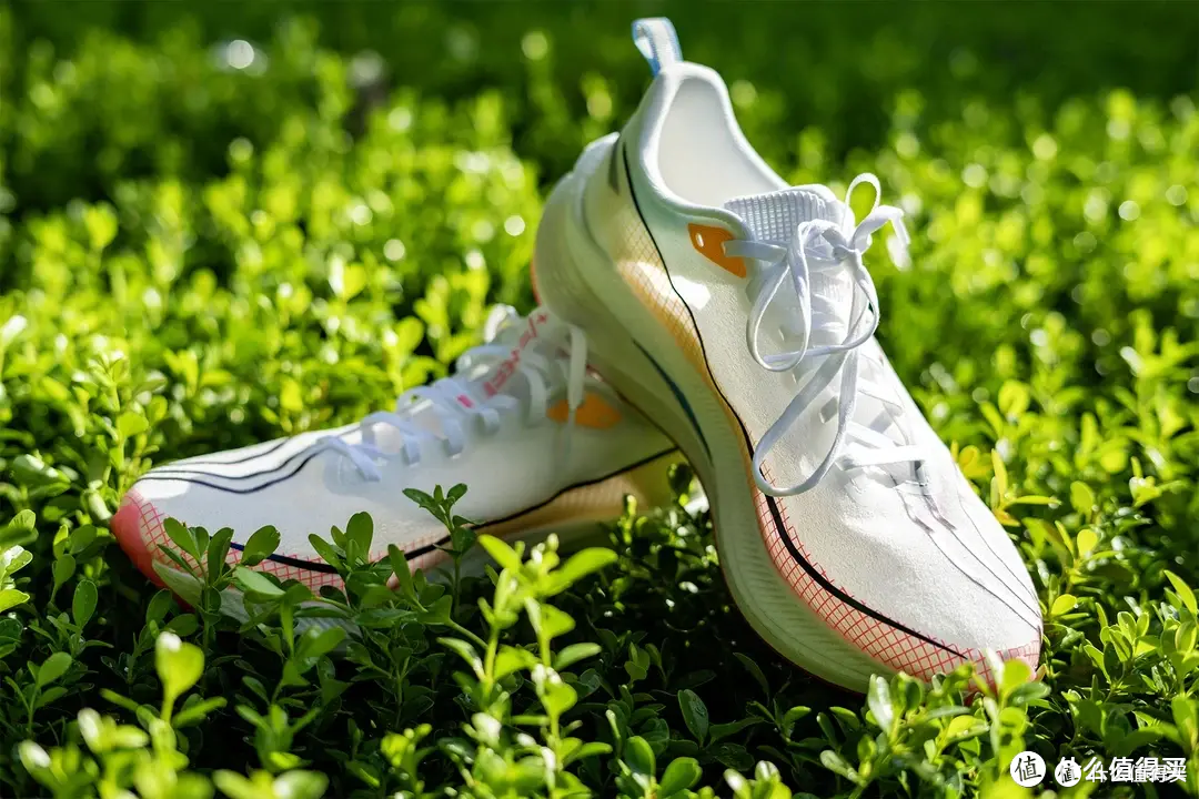 【24年跑鞋回顾】万字长文解析,各矩阵最值得买的15双跑鞋