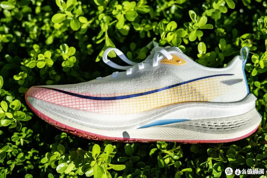 【24年跑鞋回顾】万字长文解析,各矩阵最值得买的15双跑鞋