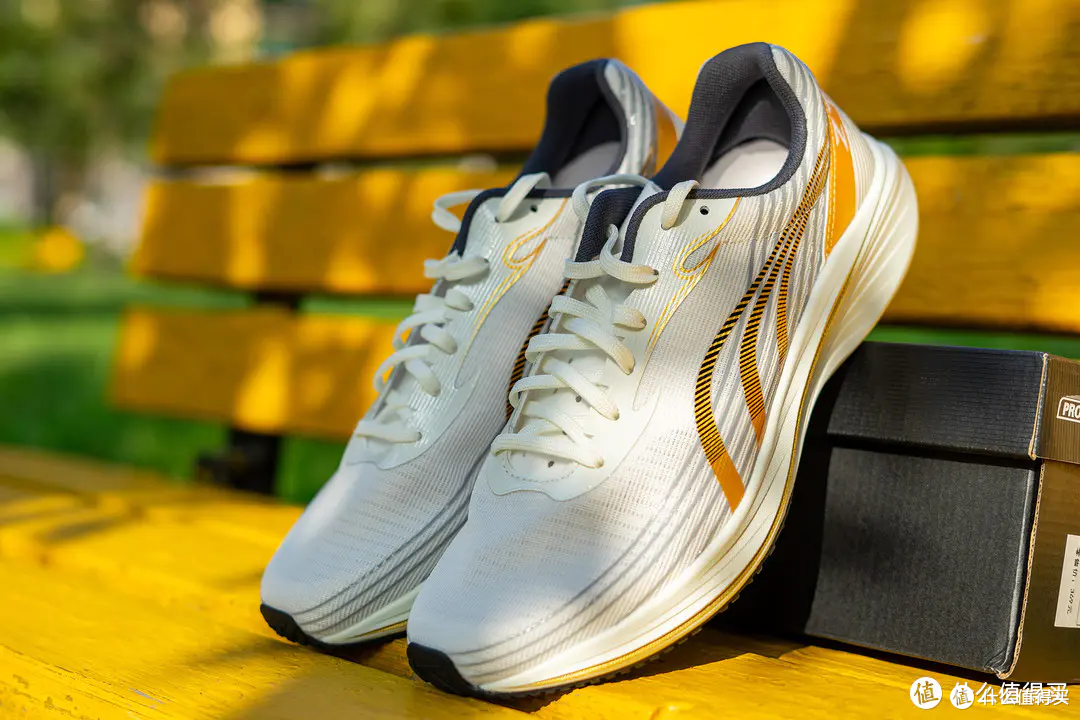 【24年跑鞋回顾】万字长文解析,各矩阵最值得买的15双跑鞋
